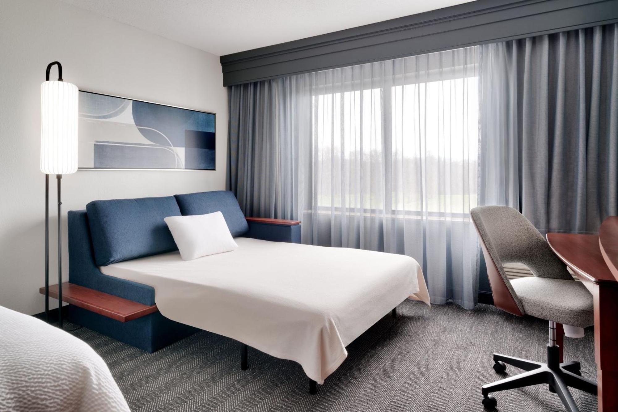 Courtyard By Marriott Johnson Stadt Exterior foto