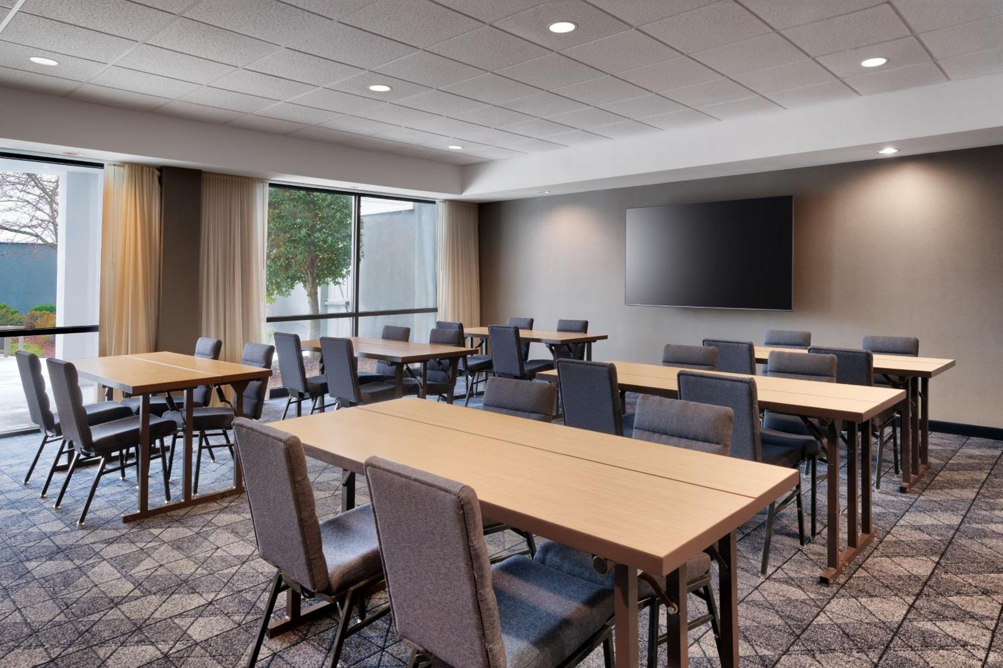 Courtyard By Marriott Johnson Stadt Exterior foto