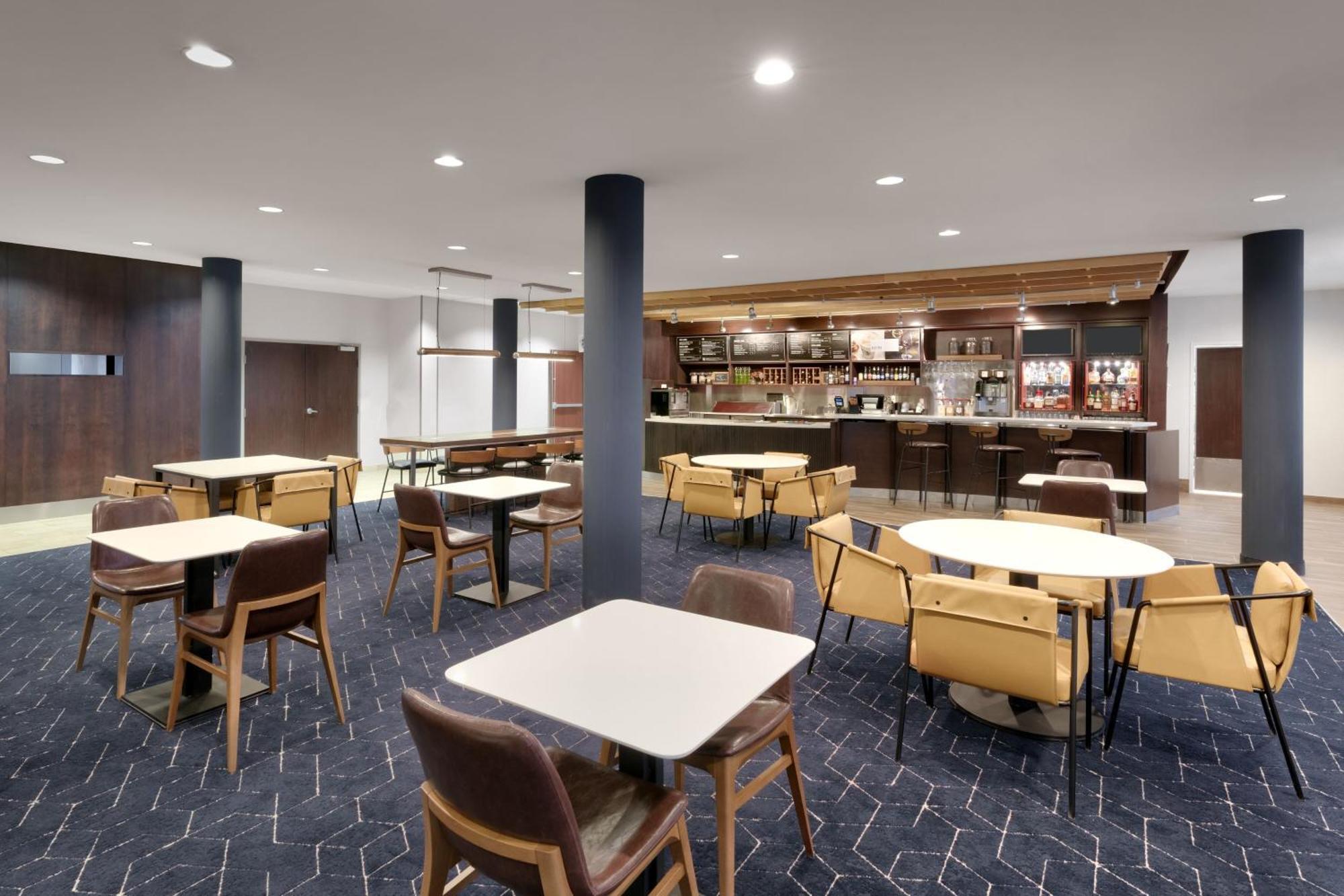 Courtyard By Marriott Johnson Stadt Exterior foto